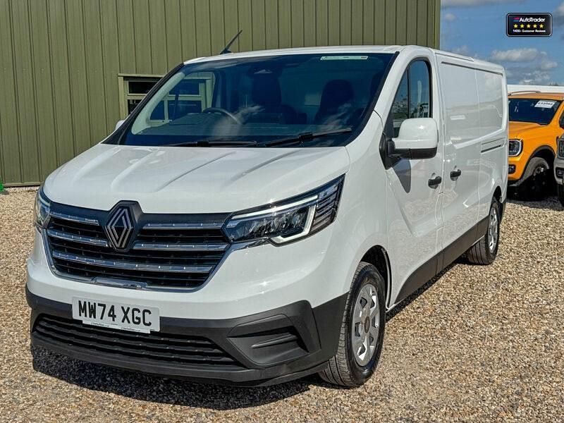 Used Renault Trafic 2025 White MPV