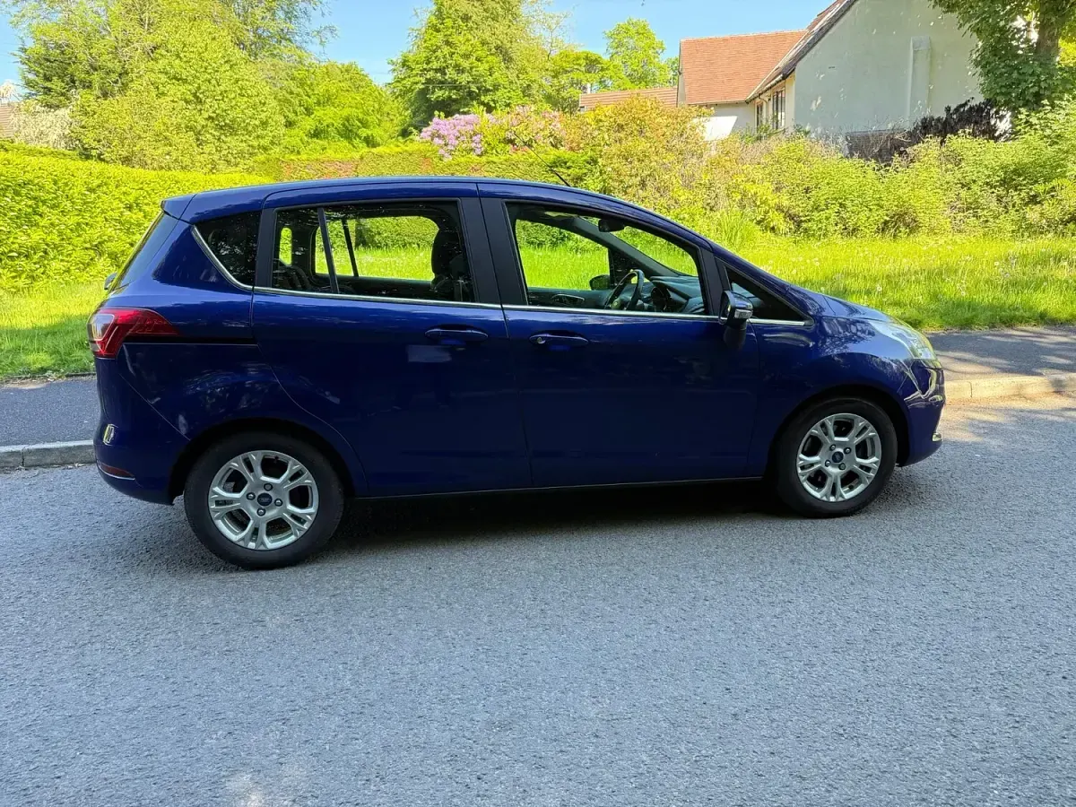 Used Ford B-MAX Zetec 100 HP (73 kW) 2016 Blue MPV