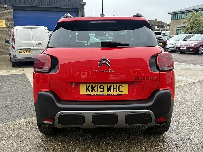 Used Citroën C3 Aircross Feel 102 HP (75 kW) 2019 Red SUV