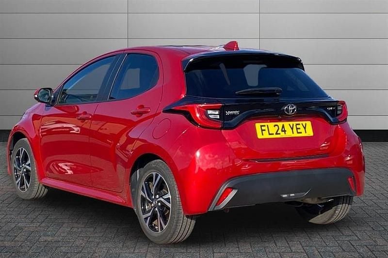 Used Toyota Yaris Hybrid Design 116 HP (85 kW) 2024 Red Hatchback