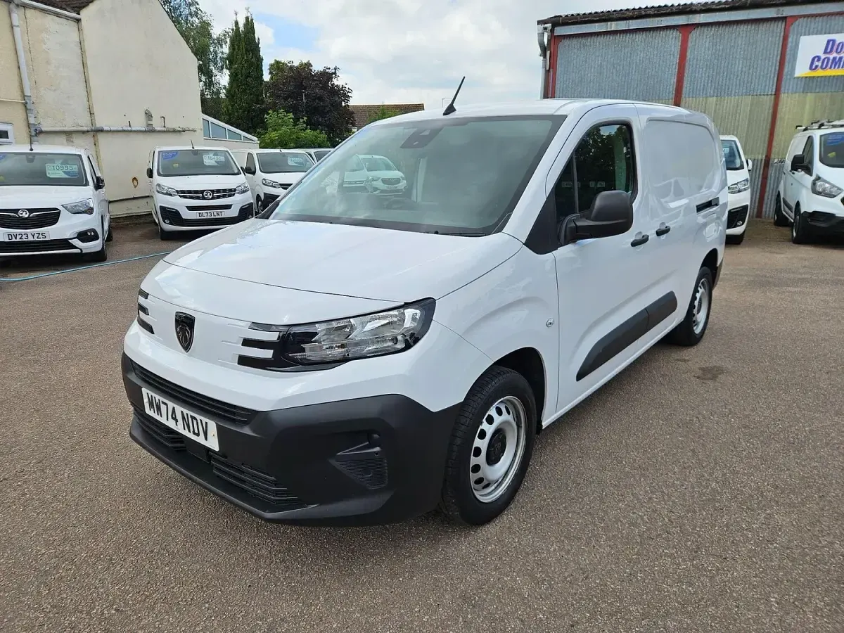 Used Peugeot Partner S 131 HP (96 kW) 2024 White MPV