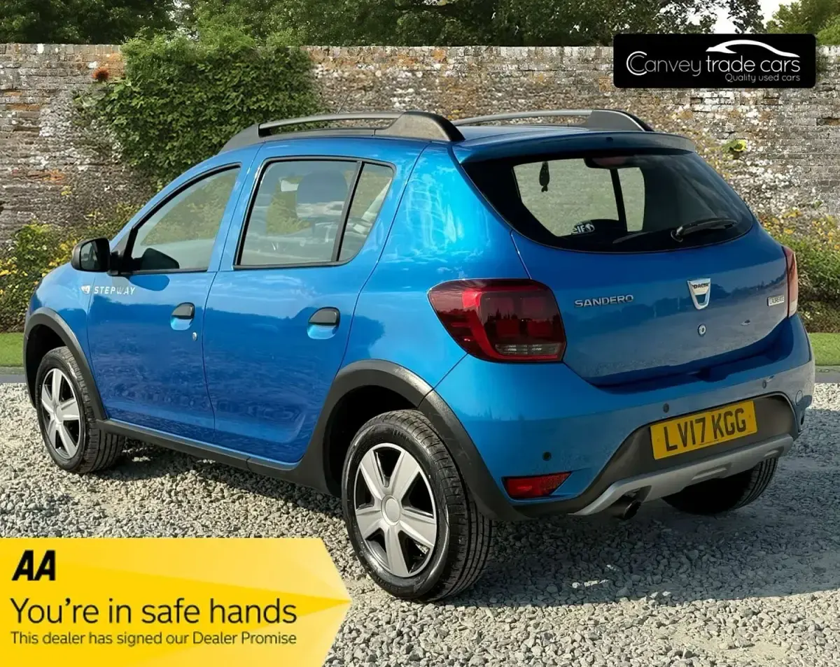 Used Dacia Sandero Lauréate 90 HP (66 kW) 2017 Blue Hatchback
