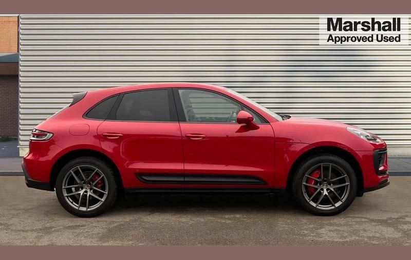 Used Porsche Macan S 374 HP (275 kW) 2023 Red SUV