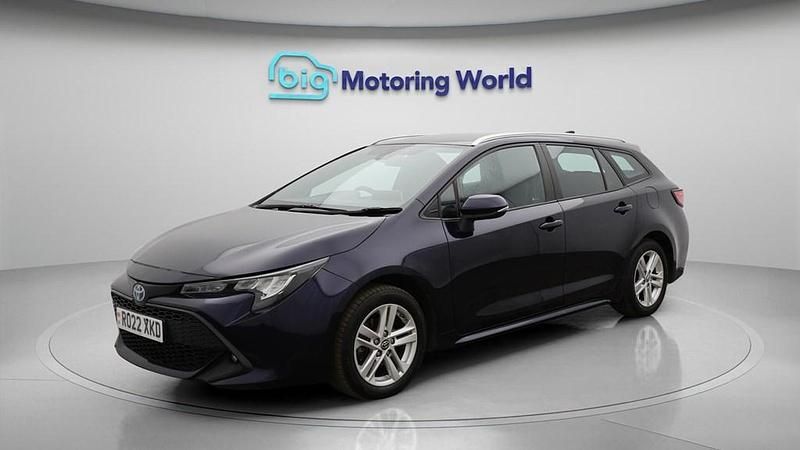 Used Toyota Corolla 122 HP (89 kW) 2022 Blue Estate