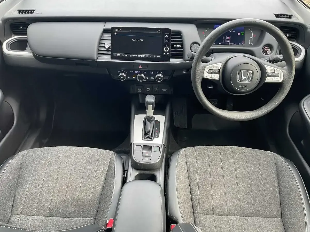 Used Honda Jazz Hybrid 109 HP (80 kW) 2020 White Hatchback