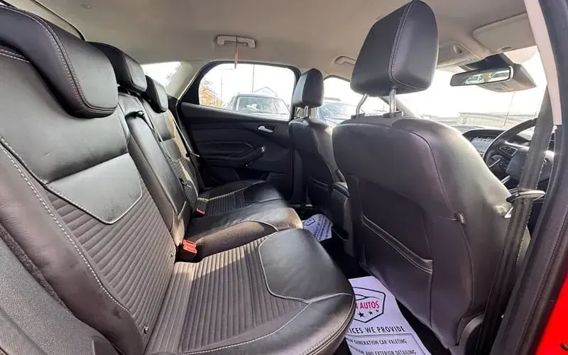 Used Ford Focus Titanium X 120 HP (88 kW) 2017 Red Hatchback