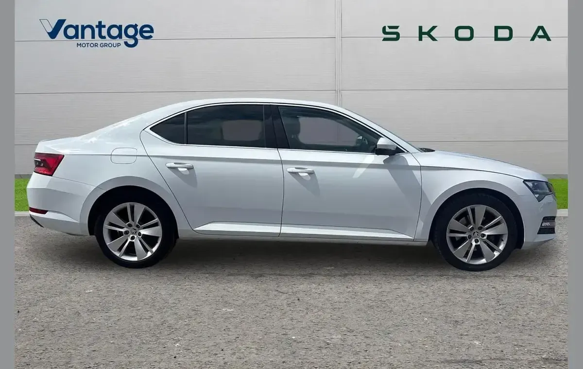 Used Skoda Superb SE L 190 HP (139 kW) 2020 Moon white metallic Hatchback