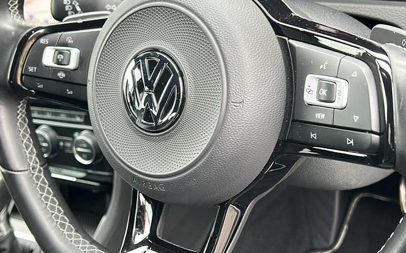 Used 2020 VW Golf VII R Hatchback | £25,299 (Good price) - Image 1/4
