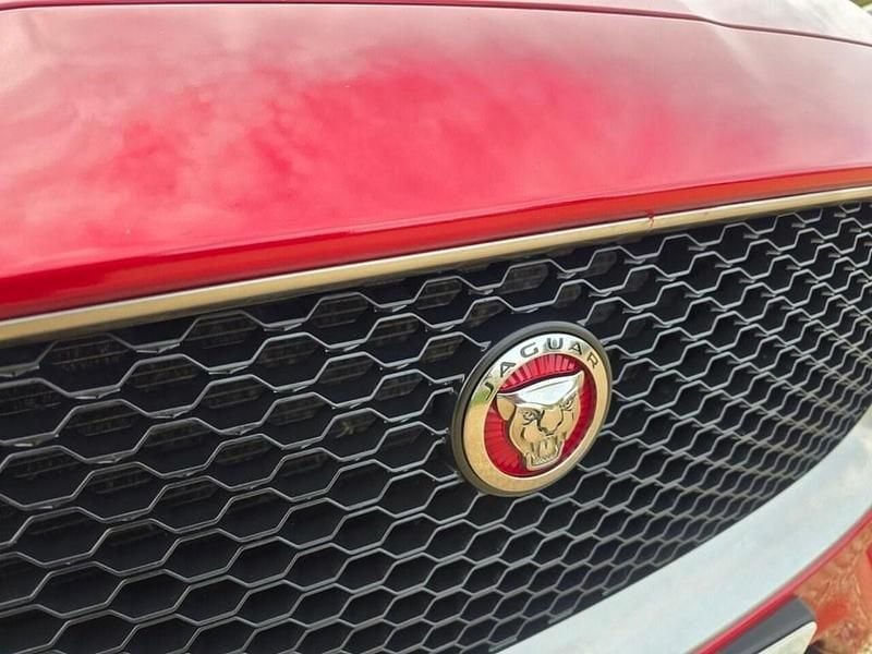 Used Jaguar F-Pace R-Sport 180 HP (132 kW) 2019 Red SUV