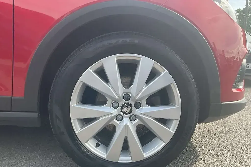 Usado Seat Arona SE Technology 94 CV (69 kW) 2020 Rojo SUV