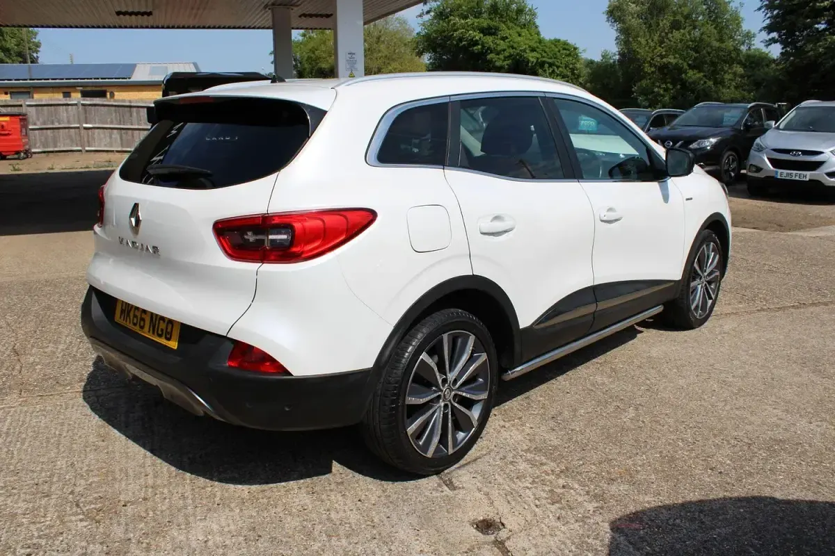 Used Renault Kadjar Signature S 130 HP (95 kW) 2017 White SUV