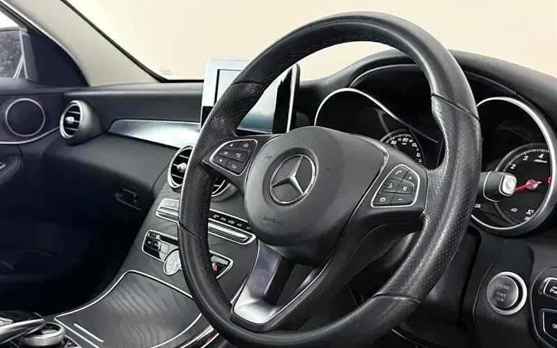 Usado Mercedes C200 Premium 184 CV (135 kW) 2016 Negro Berlina