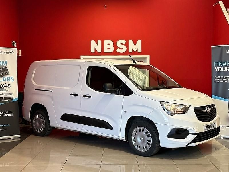 Used Vauxhall Combo Sportive 100 HP (73 kW) 2020 White Van