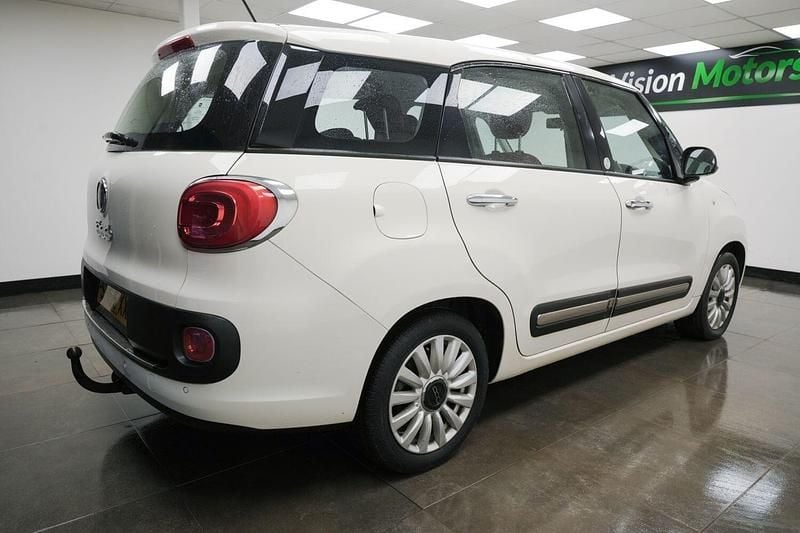 Used Fiat 500L Pop Star 95 HP (69 kW) 2015 White MPV