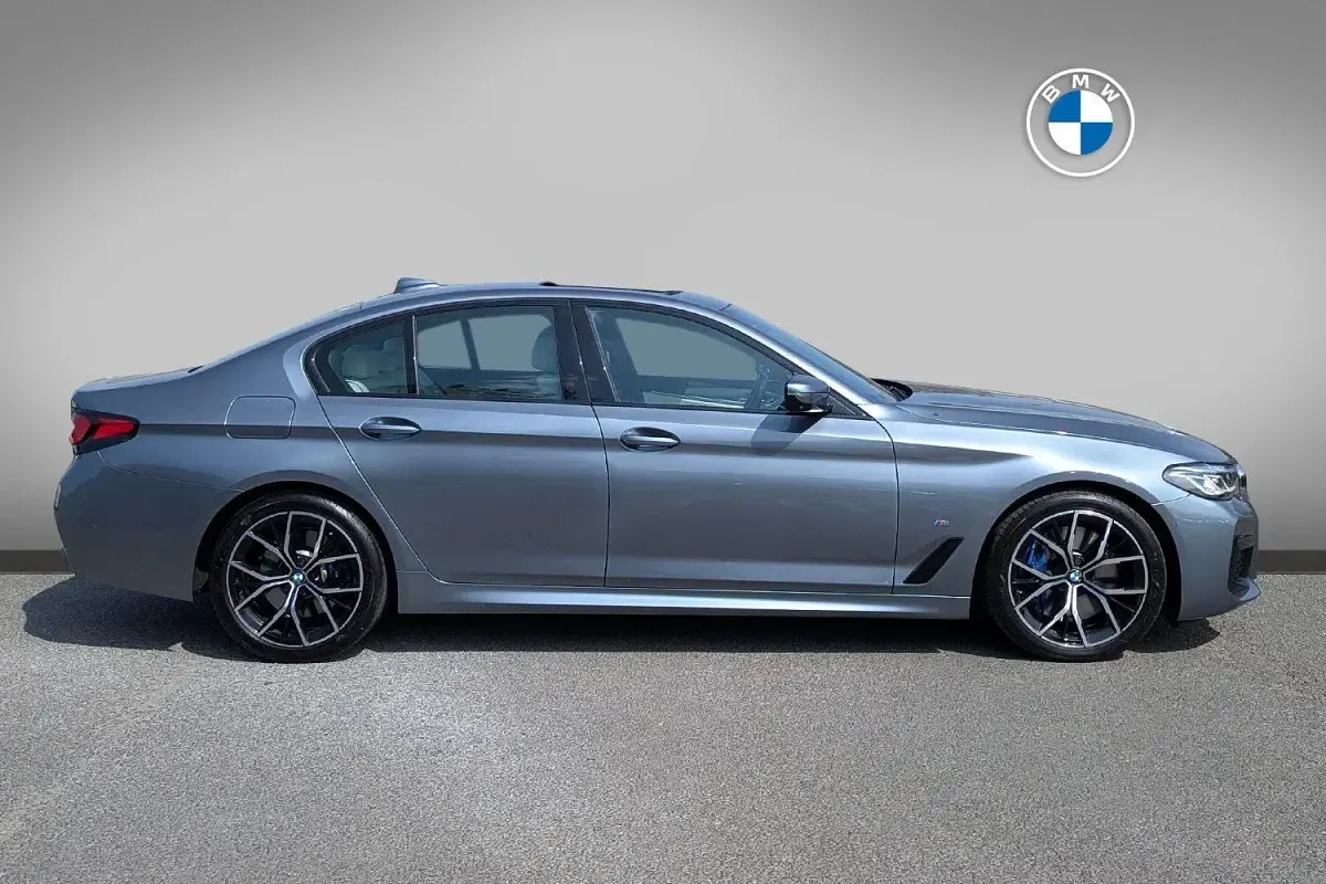 Used BMW 530 M Sport 282 HP (207 kW) 2021 Blue
