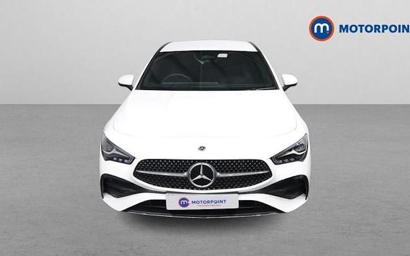 Used Mercedes CLA200 Executive 163 HP (119 kW) 2025 White Sedan