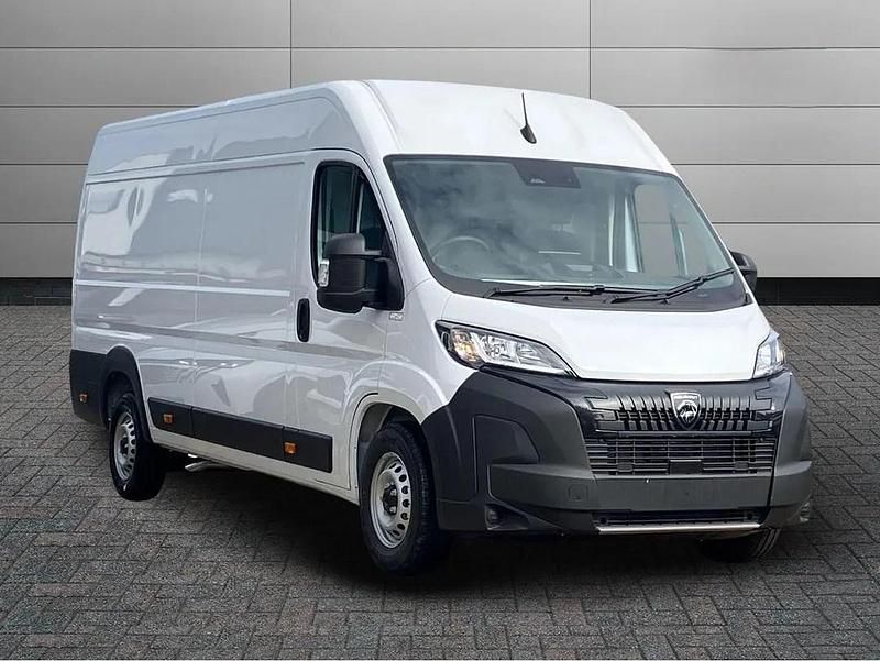 White New 2025 Peugeot Boxer Van | £21,995 (Good price) - Image 1/1