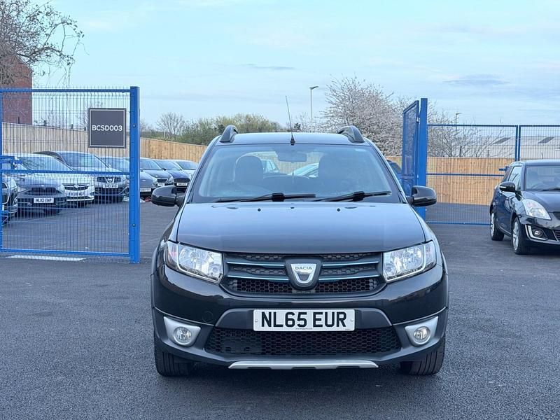Begagnad Dacia Sandero Lauréate 2015 Svart Halvkombi