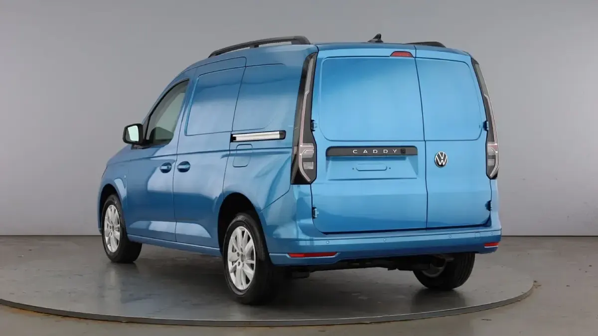 Usado VW Caddy Pro 122 HP (89 kW) 2026 Azul Monovolume