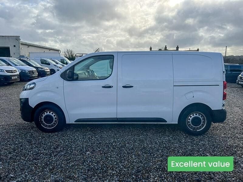 Used Vauxhall Vivaro Edition 100 HP (73 kW) 2021 White MPV
