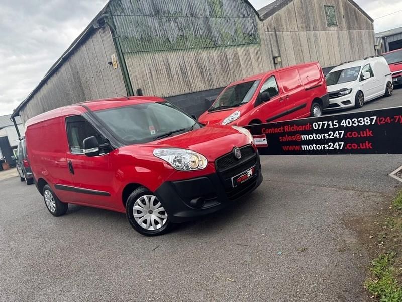 Używany Fiat Doblò 2013 Czerwony Minivan