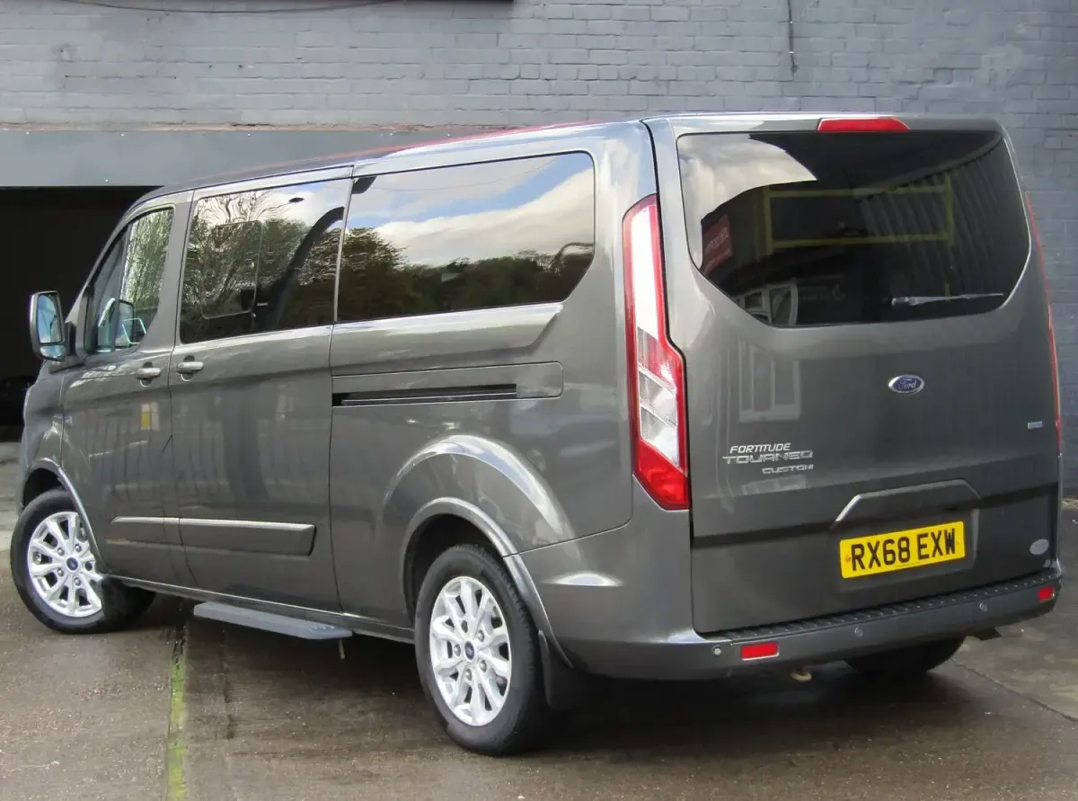 Used Ford Tourneo Custom Titanium 130 HP (95 kW) 2019 Grey Van