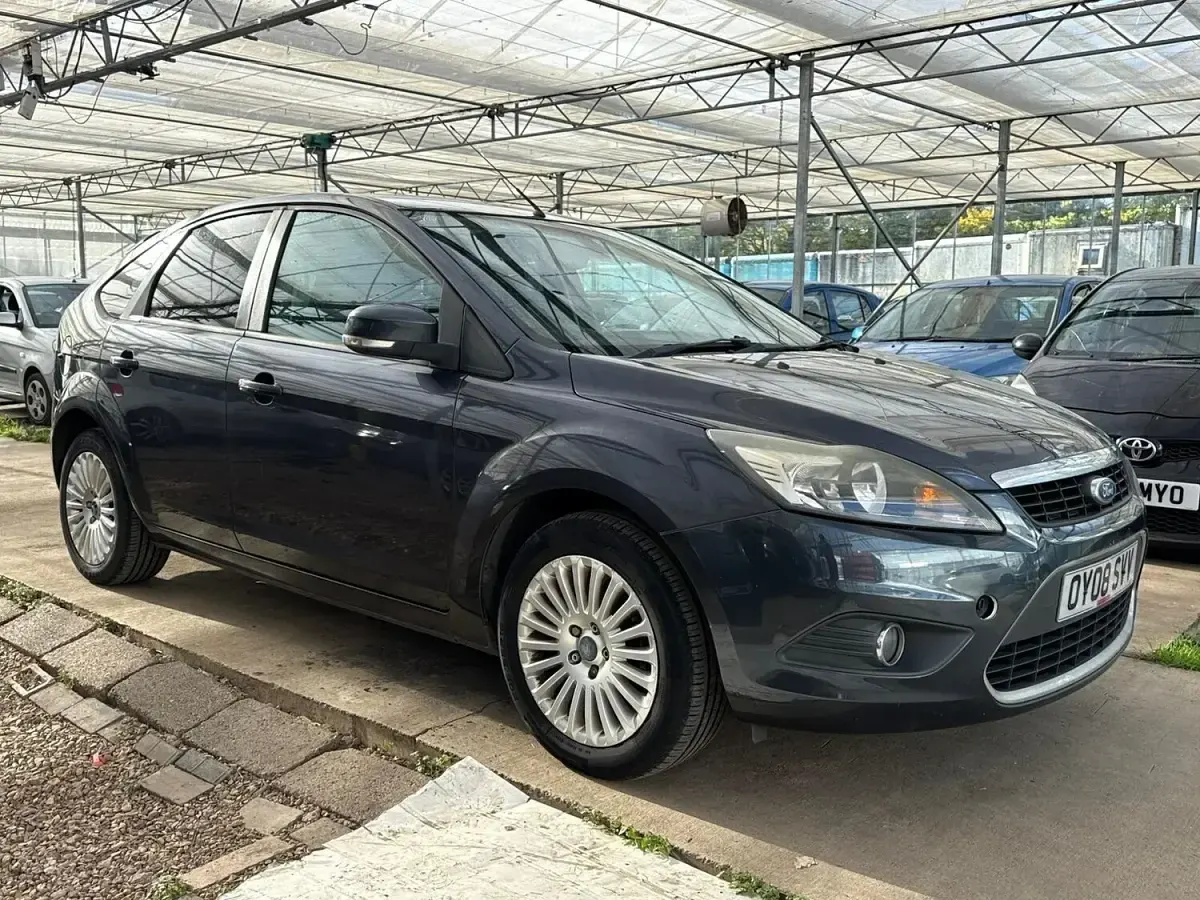 Used Ford Focus Titanium 125 HP (91 kW) 2008 Grey Hatchback