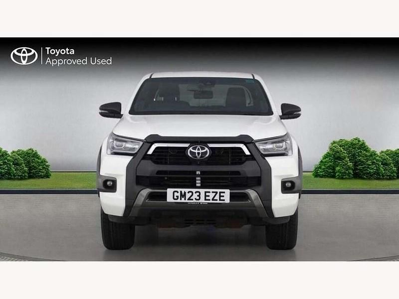 Used Toyota HiLux 201 HP (147 kW) 2023 White Pickup