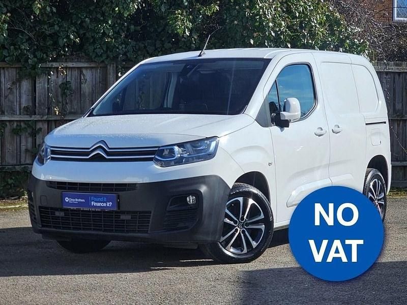 White Used 2020 Citroën Berlingo MPV | £13,975 (Expensive) - Image 1/4
