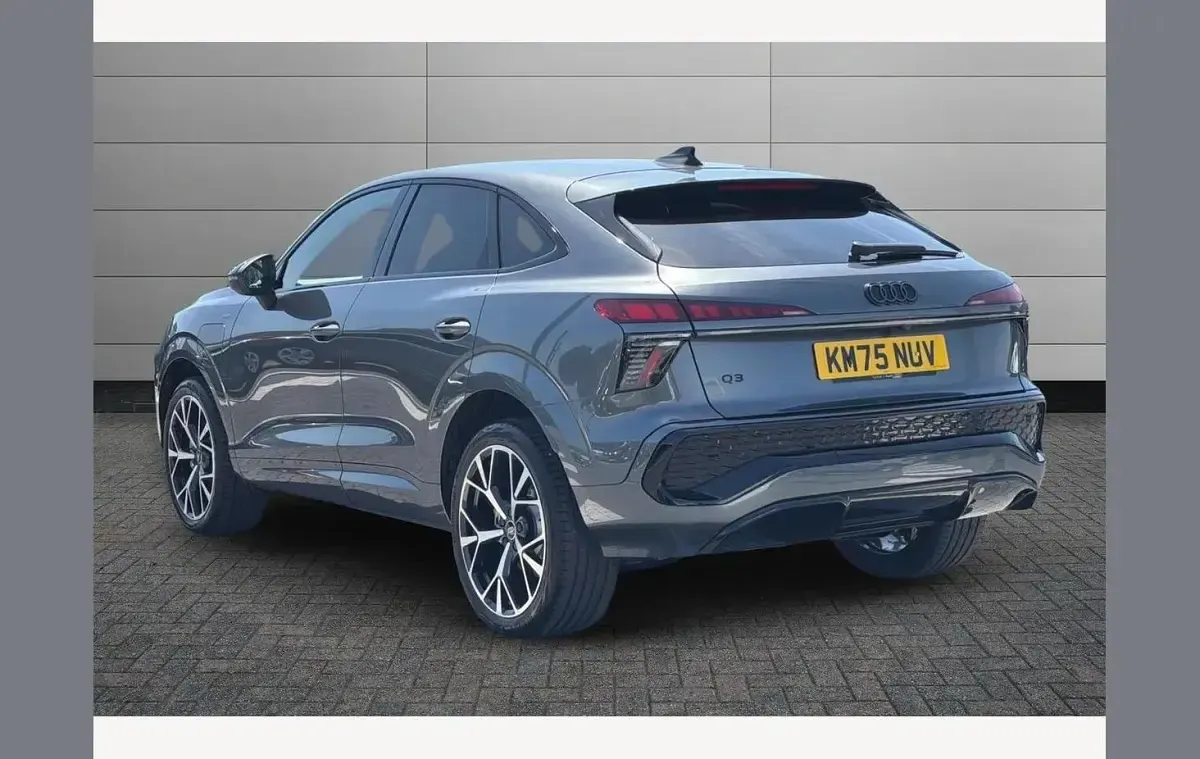 New Audi Q3 Comfort 267 HP (196 kW) 2025 Grey SUV