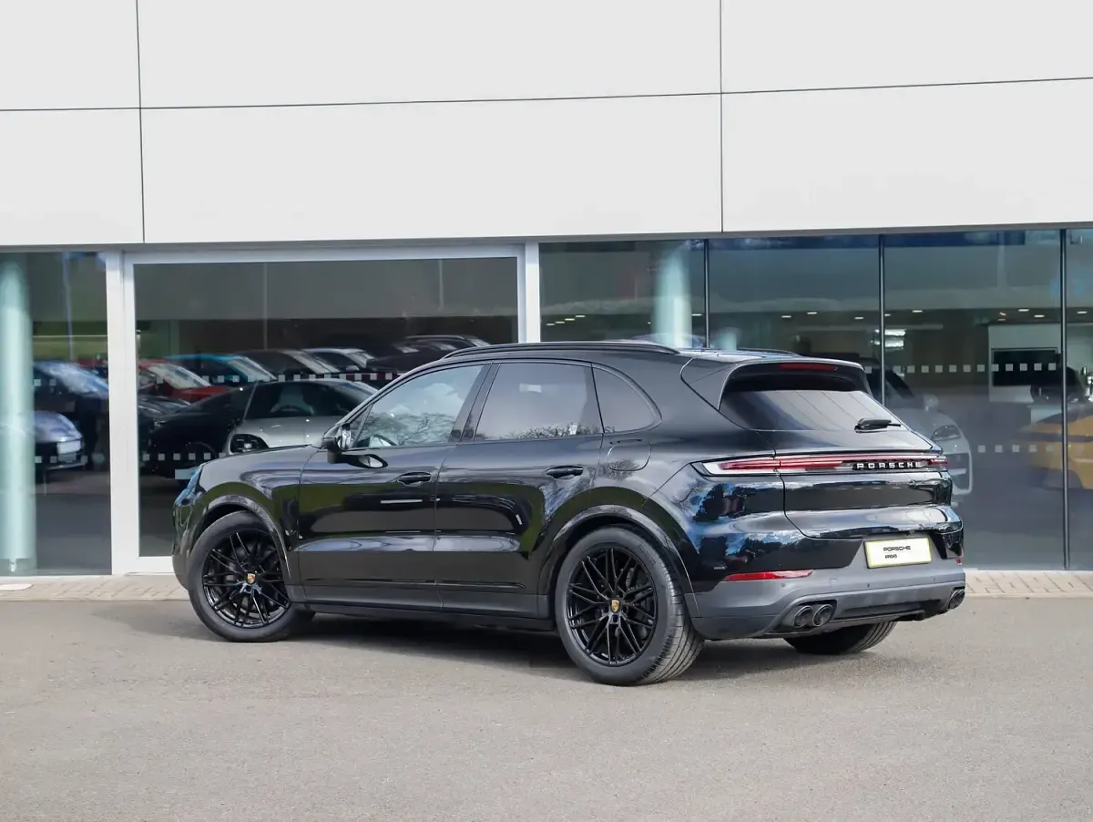 Used Porsche Cayenne 1969 Black SUV