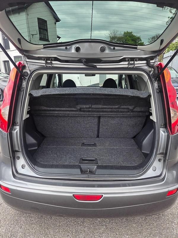 Begagnad Nissan Note N-TEC 2011 Grå Halvkombi