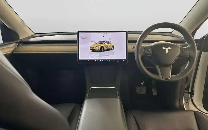 Używany Tesla Model Y RWD 219 kW (299 KM) 2024 SUV