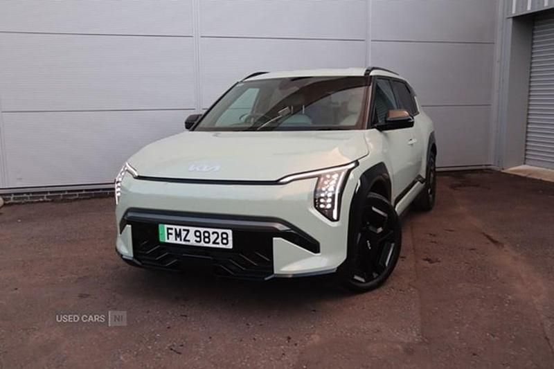 Green Used 2024 Kia EV3 GT-Line SUV | £28,990 (Good price) - Image 1/1