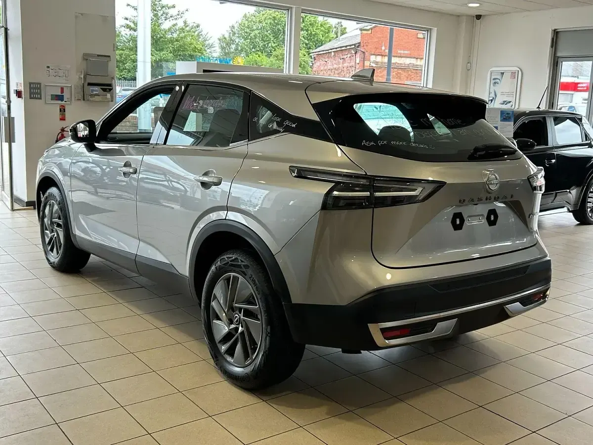 New Nissan Qashqai Acenta Premium 205 HP (150 kW) 2026 Silver SUV