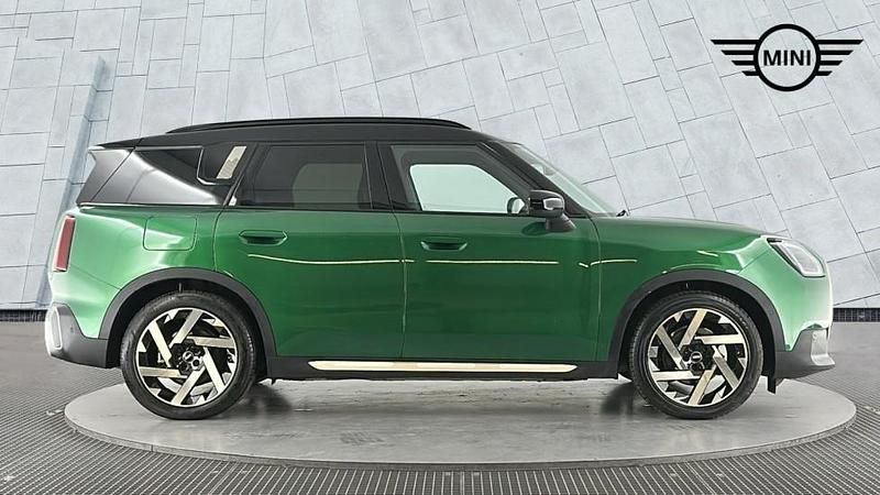 Used Mini Countryman Exclusive 147 kW (201 HP) 2024 Green SUV