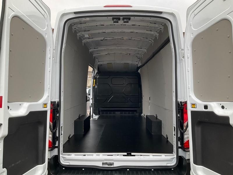 Used Ford Transit Limited 185 HP (136 kW) 2022 White Van