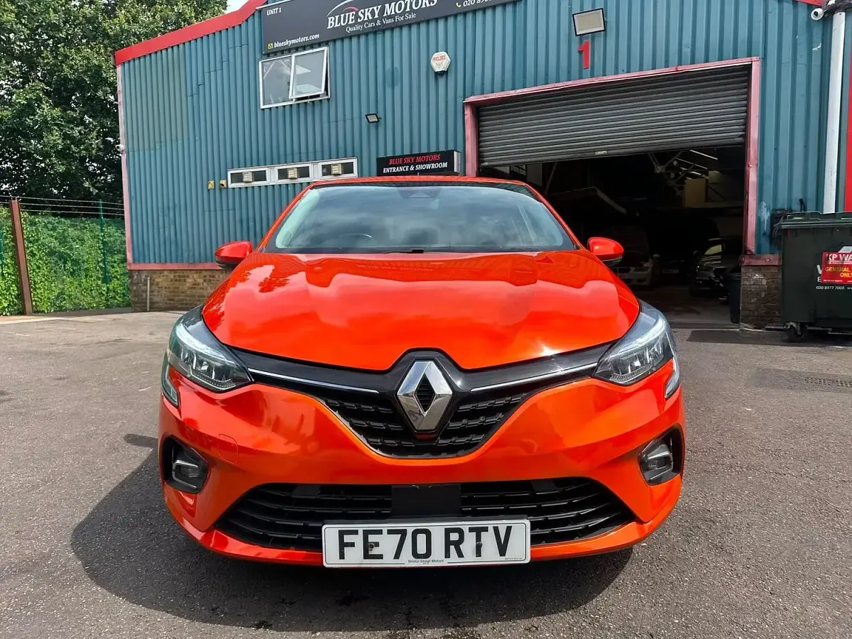 Used Renault Clio Iconic 2020 Orange Hatchback
