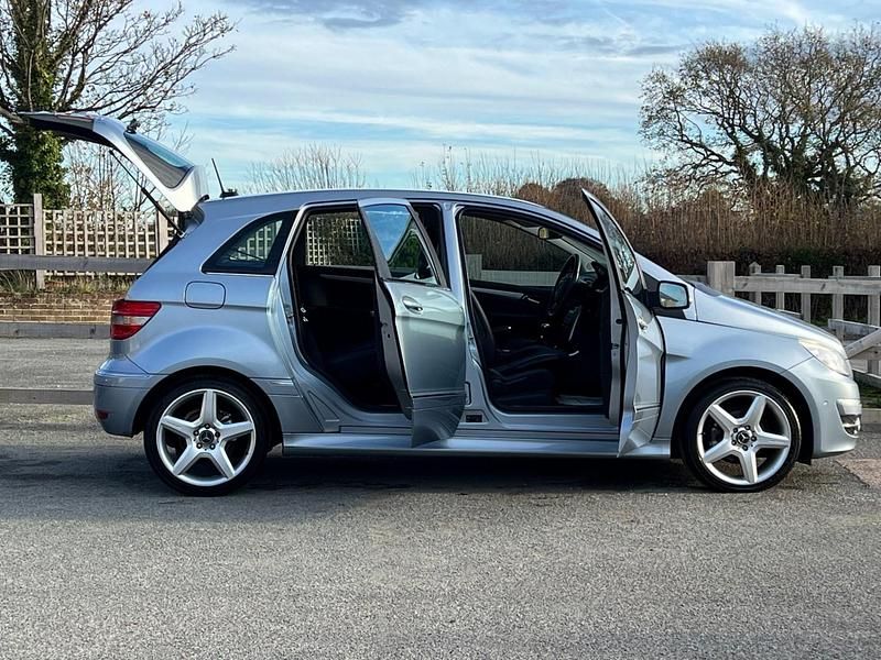 Used Mercedes B160 2010 Blue MPV