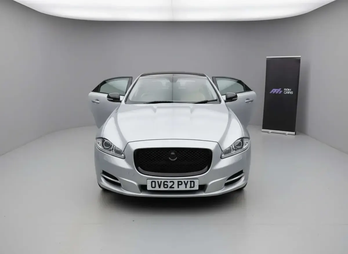 Used Jaguar XJ Portfolio 275 HP (202 kW) 2012 Silver Sedan