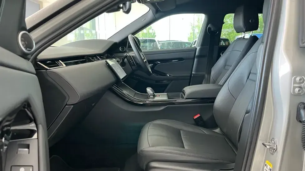 Gebraucht Land Rover Range Rover evoque SE Dynamic 204 PS (150 kW) 2025 Silber SUV