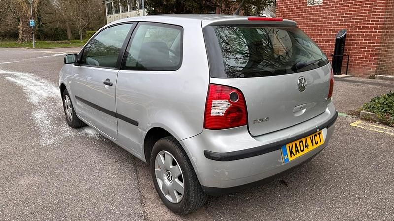 Used VW Polo 75 HP (55 kW) 2004 Silver Hatchback