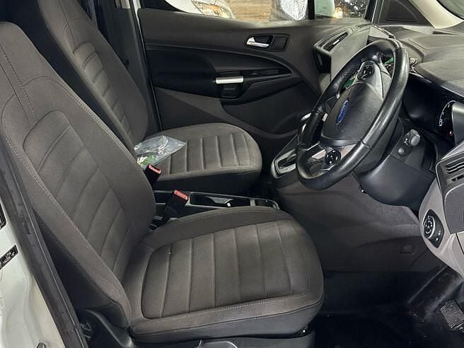 Used Ford Transit Connect Limited 120 HP (88 kW) 2021 White MPV