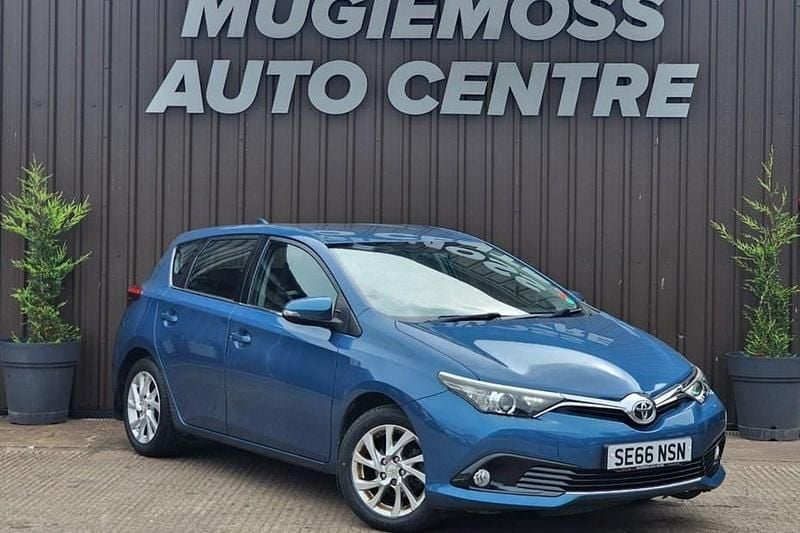 Used Toyota Auris 116 HP (85 kW) 2017