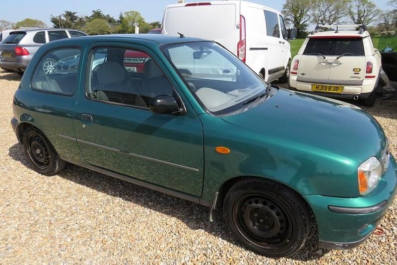 Used Nissan Micra 60 HP (44 kW) 2002 Green Hatchback