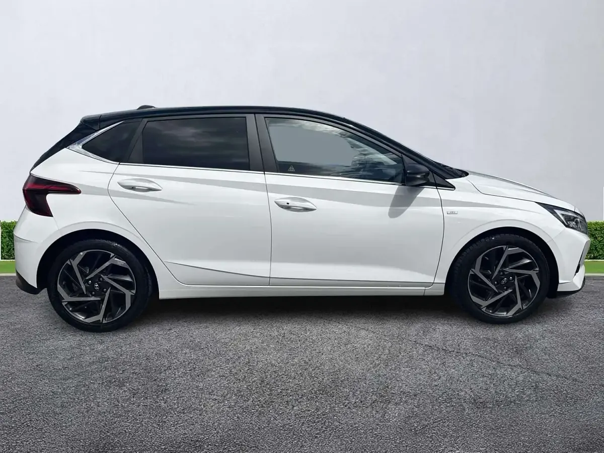 Used Hyundai i20 Ultimate 2021 White Hatchback