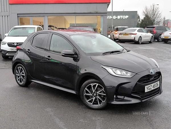 Used Toyota Yaris Hybrid Design 116 HP (85 kW) 2023 Black Hatchback