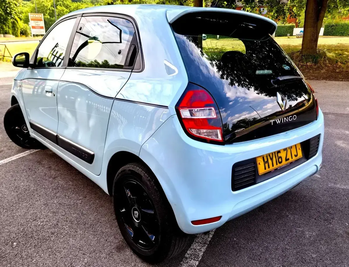 Used Renault Twingo Dynamique 70 HP (51 kW) 2016 Blue Hatchback