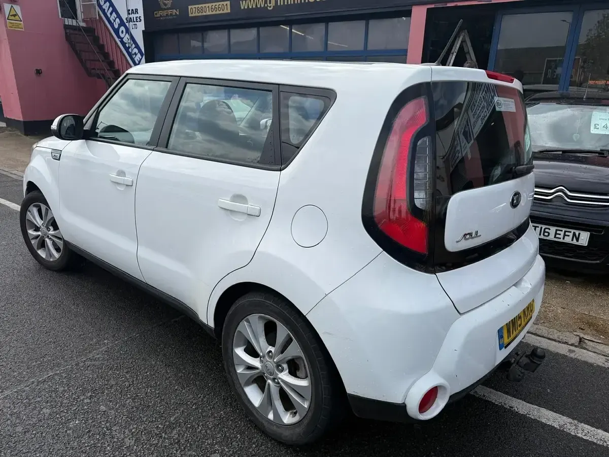 Used Kia Soul 128 HP (94 kW) 2015 White SUV