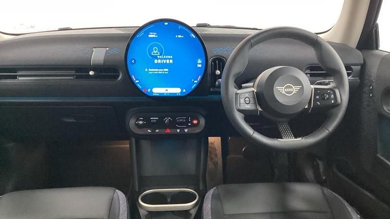 Used Mini Cooper Hatch 113 kW (154 HP) 2025 Black Hatchback